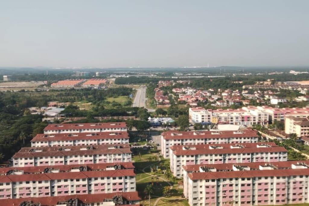 Bs1513a- Klia- Self Check-in - Wi-fi- Netflix- Parking - Bell Suites- Sepang, 5072 Sepang